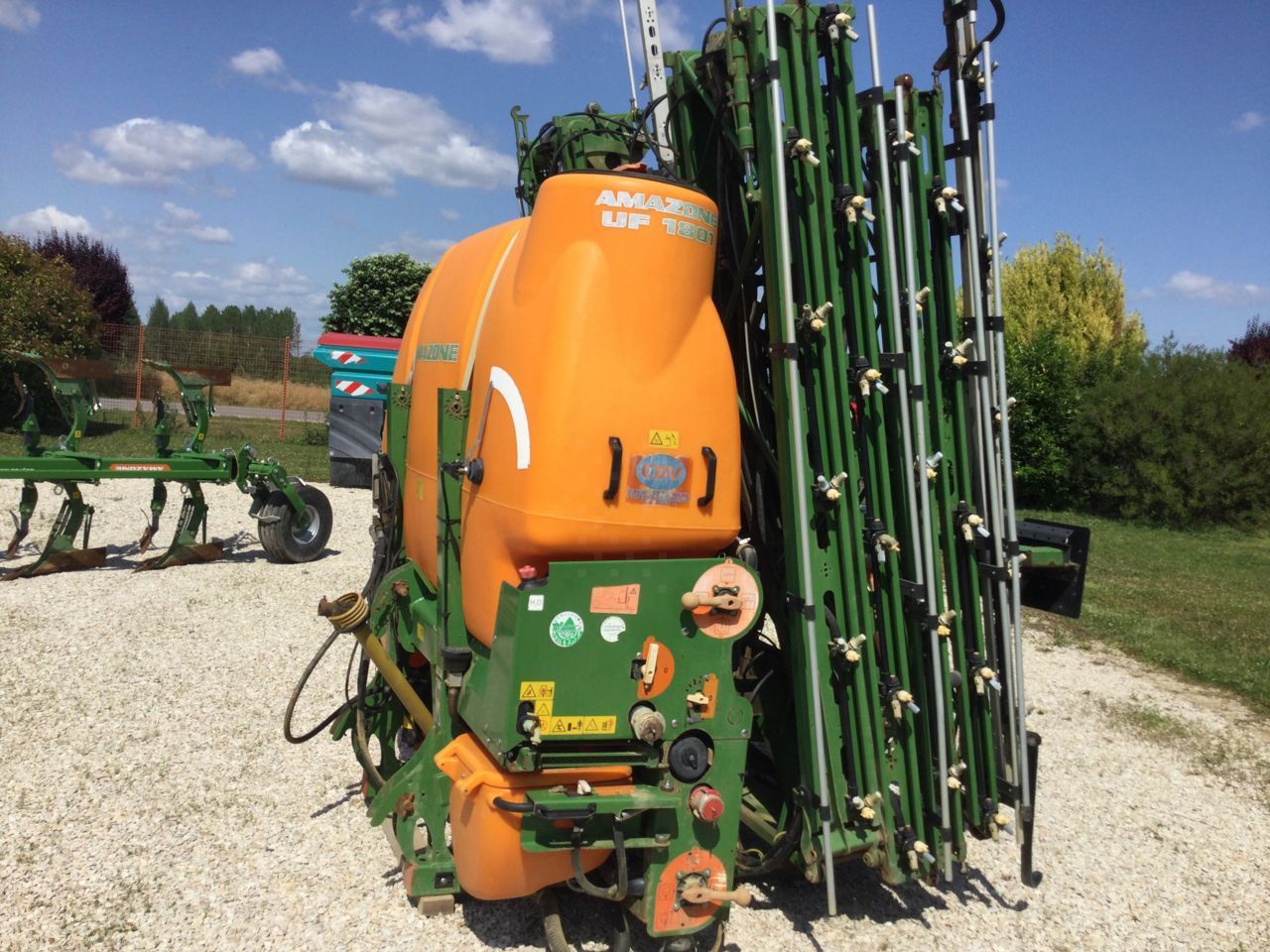 E-FARM: Amazone un 1801 - Sprayer - id FYFWJUT - €14,000 - Year of construction: 2009 - France