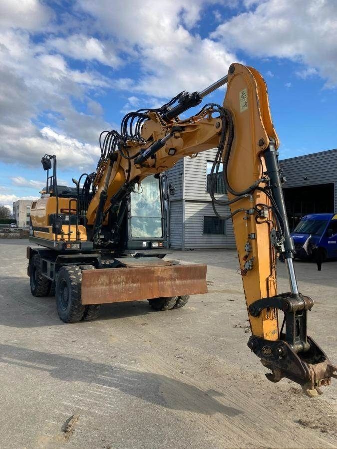 E-FARM: HYUNDAI hw 140 - Kolové rypadlo - id 8EVILCC - 97 000 € - Rok výroby: 2019 - Francie