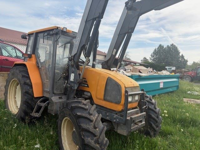 Renault Ceres 335 X Tractor €20,000