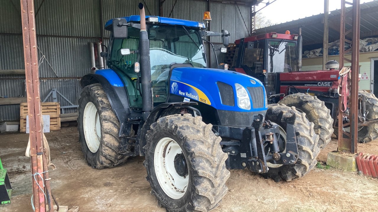 New Holland TSA135 tractor €35,000