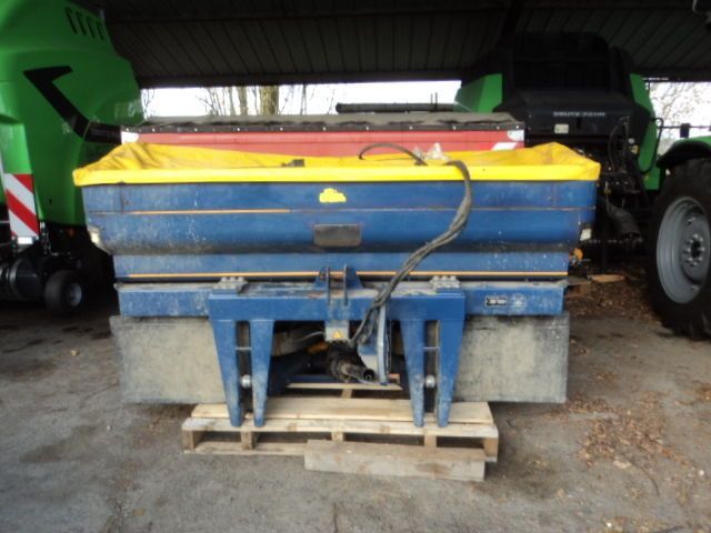 E-FARM: Bogballe m2w qz - Esparcidor de abono - id GSHQTFH - 5500 € - Año: 2009 - Francia