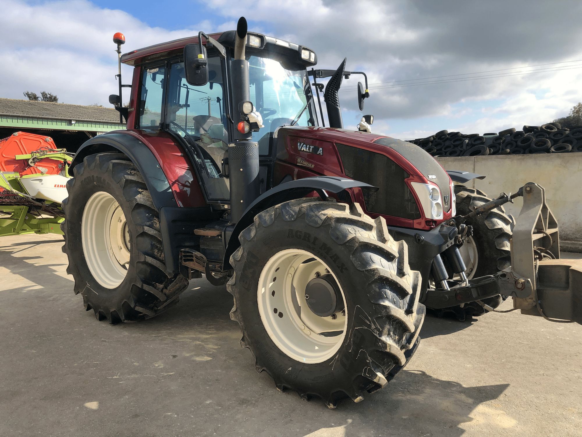 Valtra N 163 Tractor €39,500