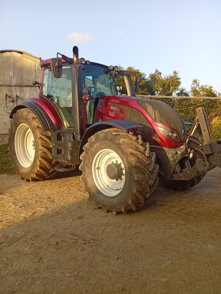 Valtra t174 versu Tractor €68,000