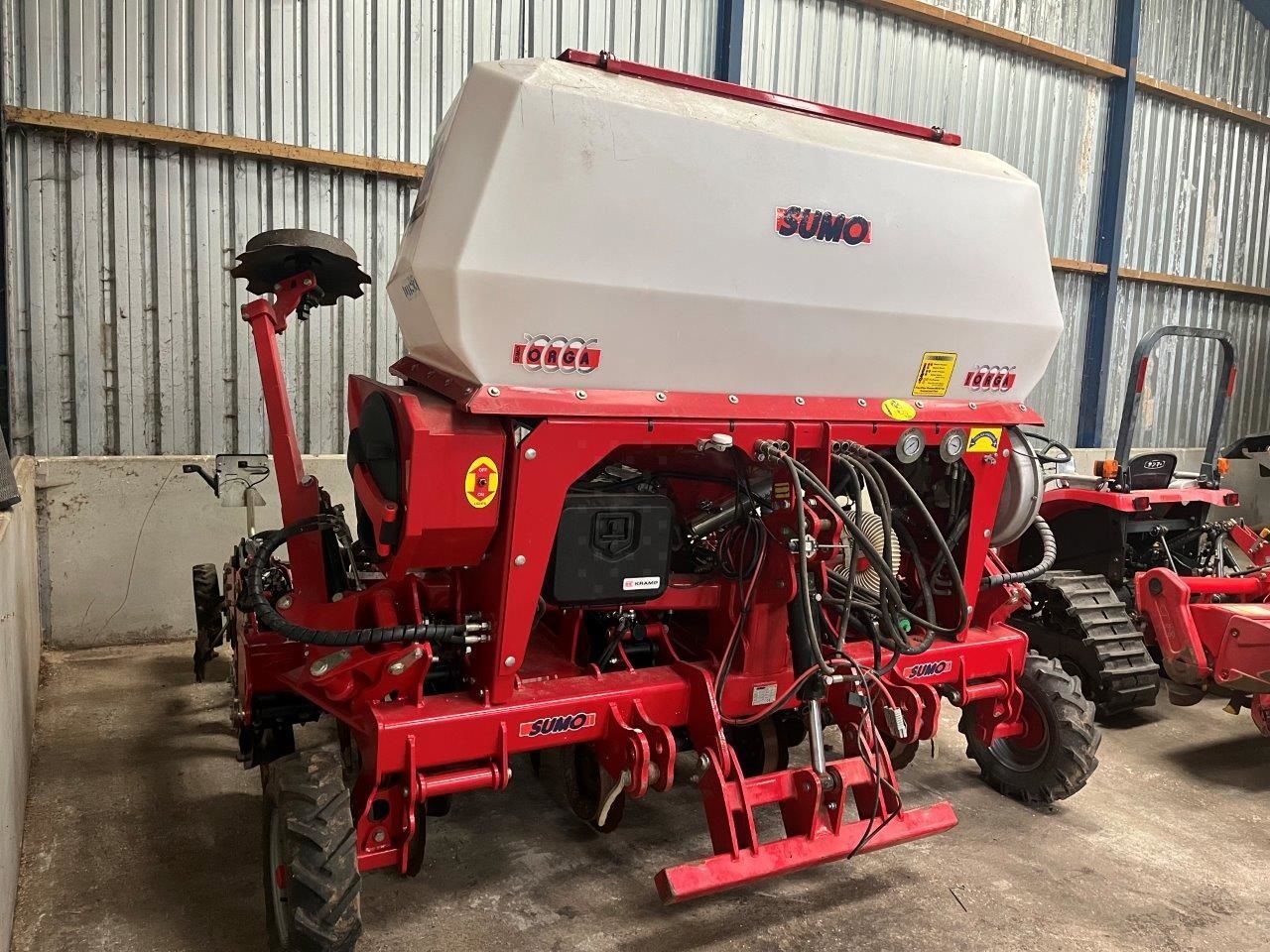 E-FARM: Sumo dts 3 metre mounted direct drill, year 2021 - Direct Drill - id D3QFVJ1 - €45,686 - Year of construction: 2021 - United Kingdom