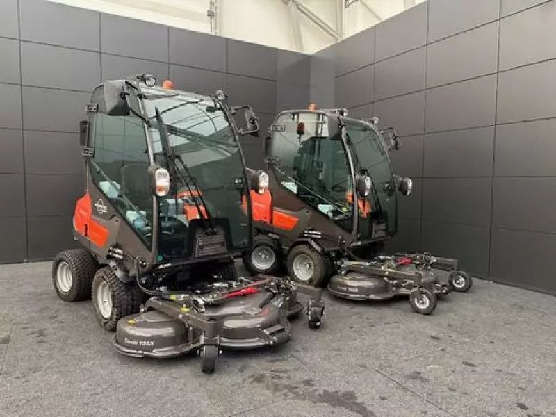 Husqvarna rider p525dx mit kabine und 155xcm mähdeck Lawn mower €26,242