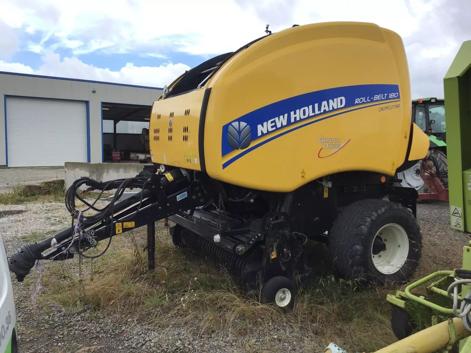 E-FARM: New Holland Roll Belt 180 A - Presse à balles - id DX7QVGZ - 15 500 € - Année: 2014 - Balles produites: 22 937,France