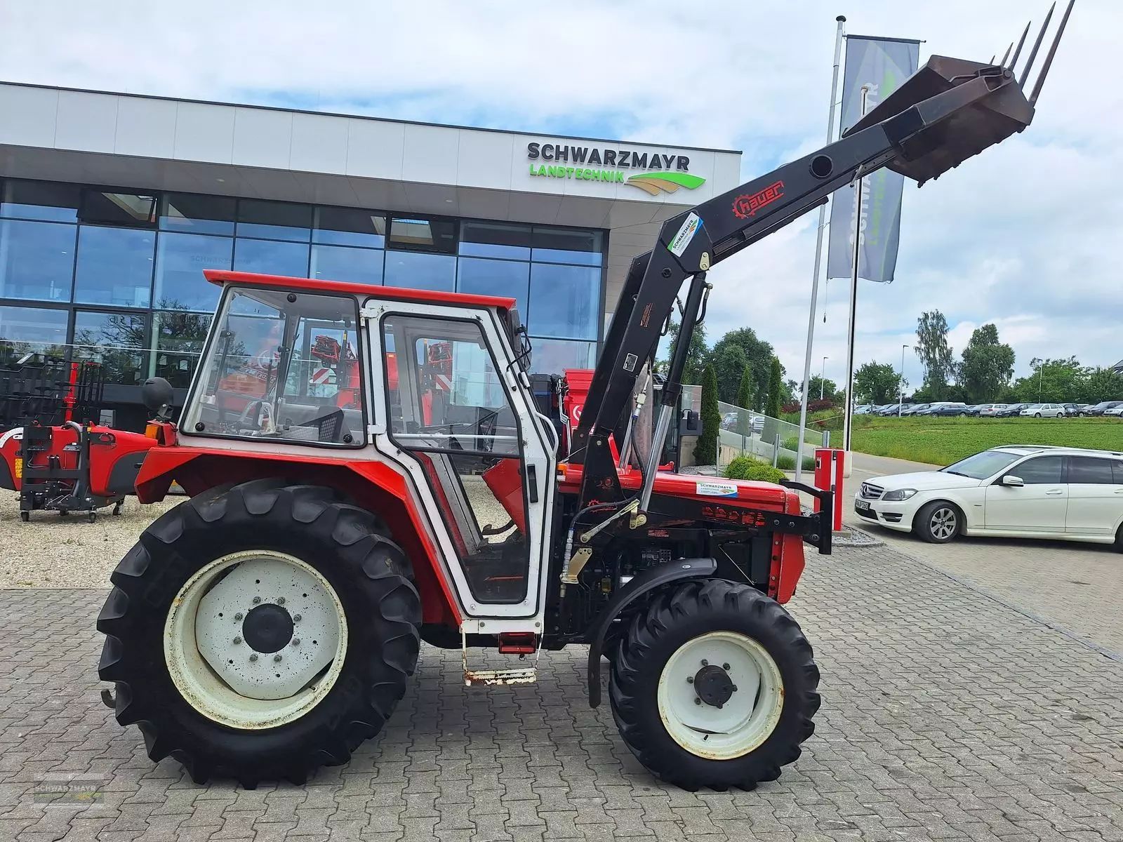 E-FARM: Lindner 1600 a-40 - Traktor - id Z7A3RKQ - 21.150 € - Baujahr: 1995 - Abgelesene Motorstunden: 4.597,Motorleistung (PS): 57,Österreich