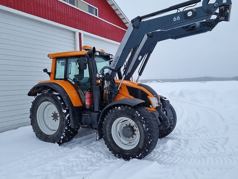 E-FARM: Valtra - Traktor - id BIFZNN4 - 55 400 € - Rok výroby: 2013 - Hodiny motoru: 6 500,Finsko
