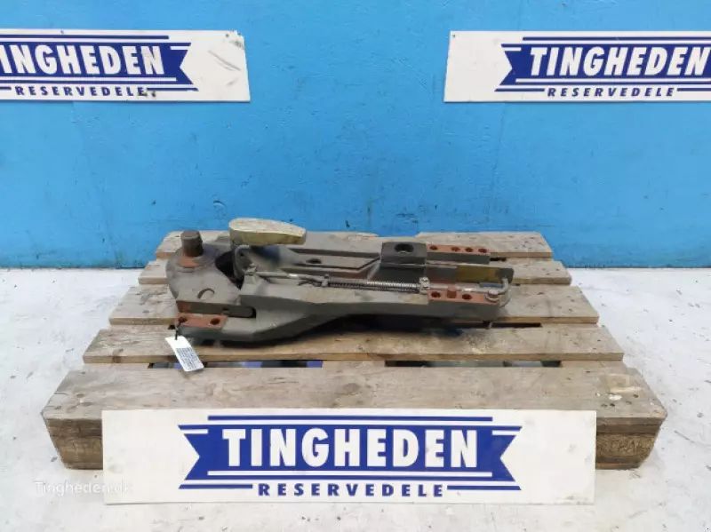 Massey Ferguson 8690 Parts