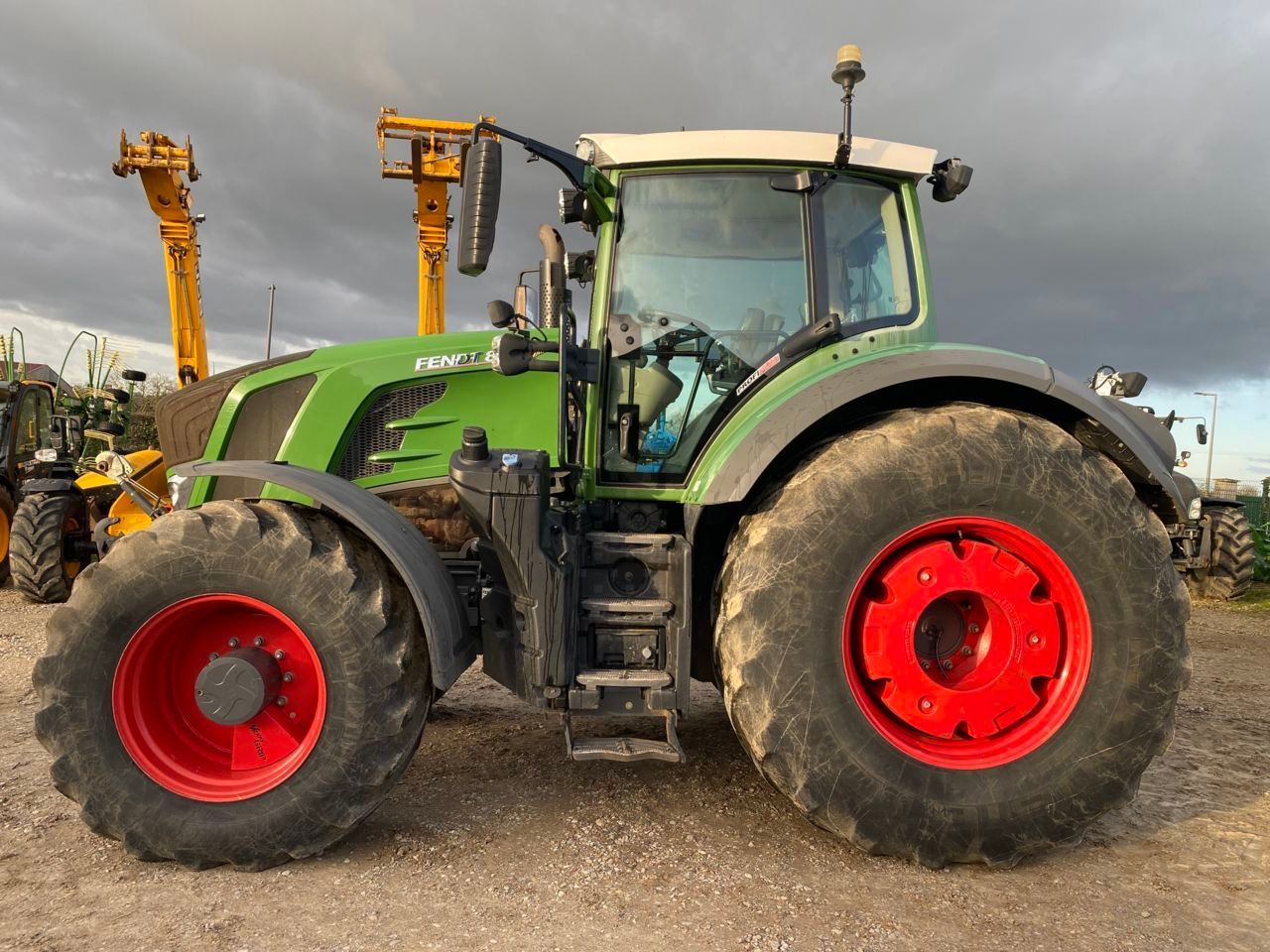 Fendt 828 Vario Tractor 105.000 EUR