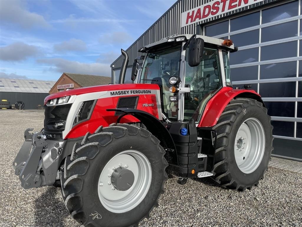 Massey Ferguson 7S.180 tractor €120,402