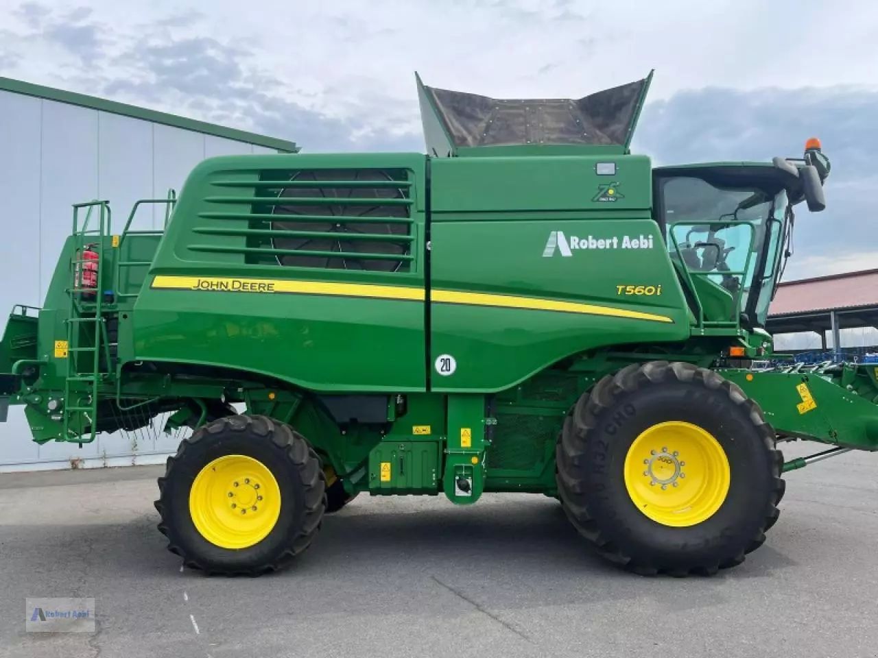 E-FARM: John Deere T560 - Mietitrebbia - id T6IF1ZQ - 269.000 € - Anno di costruzione: 2022 - Ore: 299,Germania