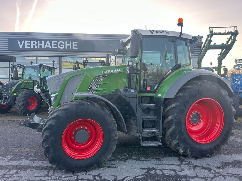 Fendt 824 Vario Profi Plus Tractor 130.000 EUR