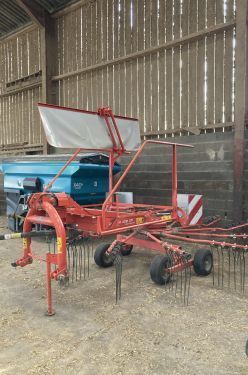 Kuhn GA 4321 GM Karuzelowy przetrząsacz do siana 5200 €