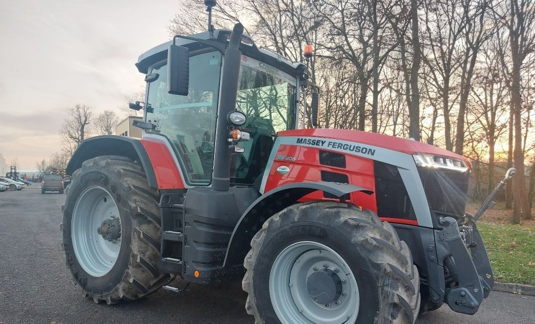 Massey Ferguson 8S.205 Tractor €115,000