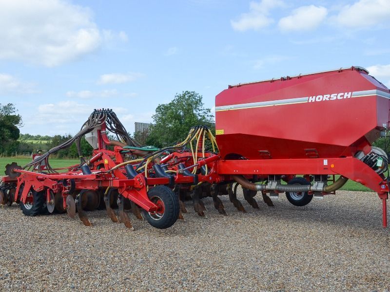 E-FARM: HORSCH Focus 6 TD - Semoir direct - id 9SMNFLK - 25 341 € - Année: 2012 - Royaume-Uni