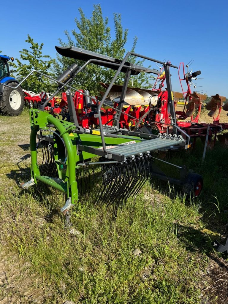 E-FARM: Fendt Former 426 DN - Faneuse - id QGVNY6Q - 6 870 € - Année: 2024 - France