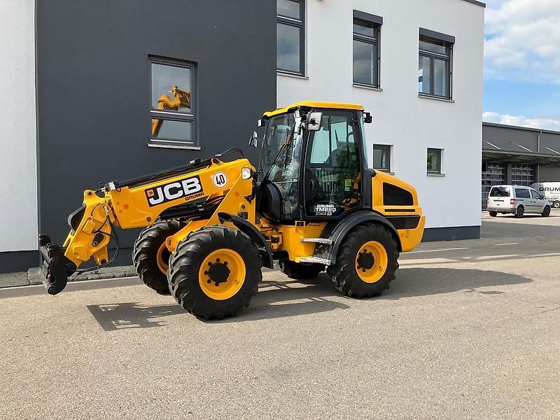 E-FARM: JCB tm 220 agri - šarnyrinis krautuvas - id 7KJ8KJB - 77 900 € - Gamybos metai: 2023 - Variklio darbo valandos: 212,Variklio galia (AG): 74,Vokietija