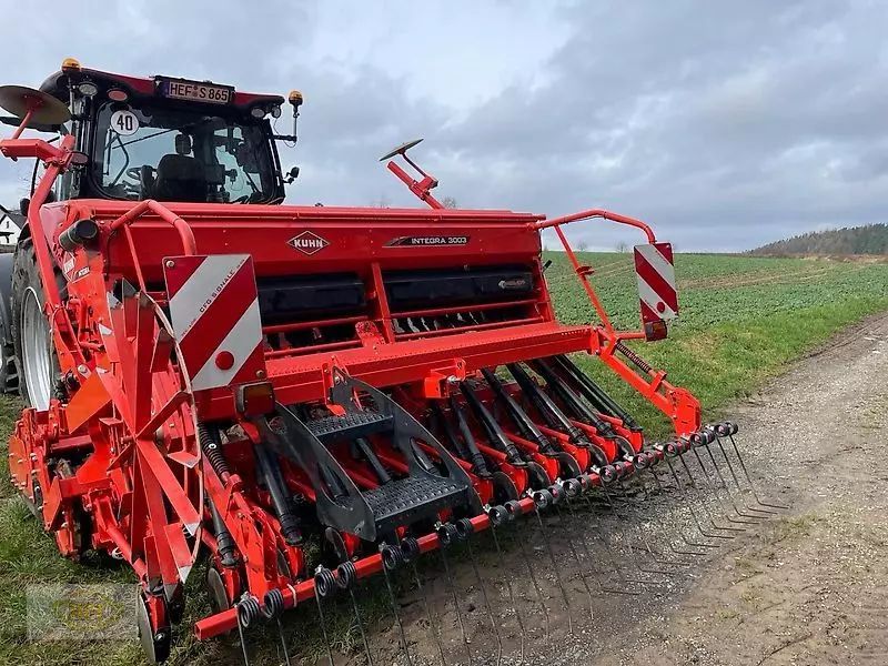 E-FARM: Kuhn integra 3003 sd - Semoir - id DKF6MFF - 27 500 € - Année: 2018 - Allemagne