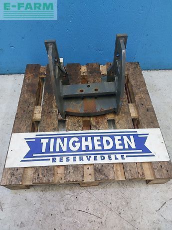 Massey Ferguson 4708 M Traktor