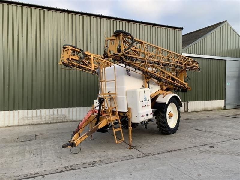 E-FARM: knight knight 28m 3800l trailed sprayer **video below** - Opryskiwacz - id RKTIUIB - 10 660 € - Rok produkcji: 2006 - Zjednoczone Królestwo