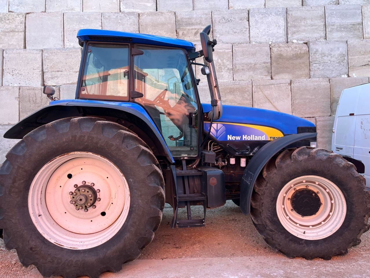 New Holland TM 190 Traktor 37 800 €