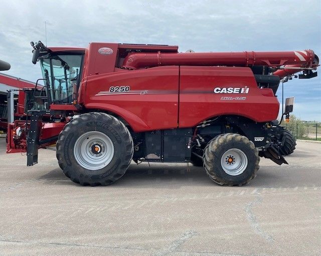 E-FARM: Case IH 8250 redekop - Combine harvester - id 8E1CX3Q - €315,000 - Year of construction: 2019 - Engine hours: 952,France