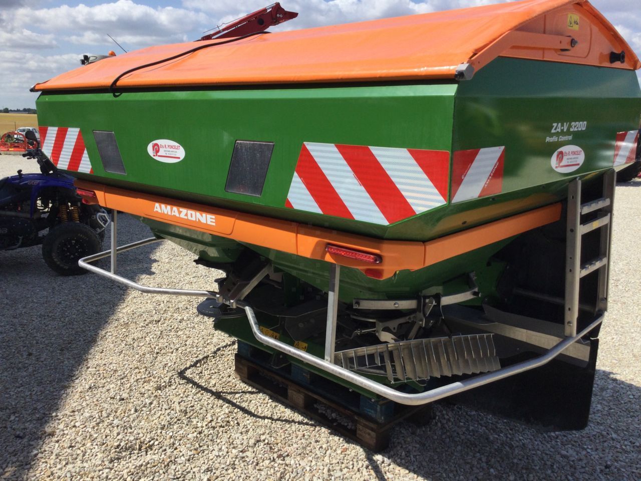 E-FARM: Amazone zav 3200 profis tronic - Epandeur d'engrais - id NX8JXMP - 15 000 € - Année: 2022 - France