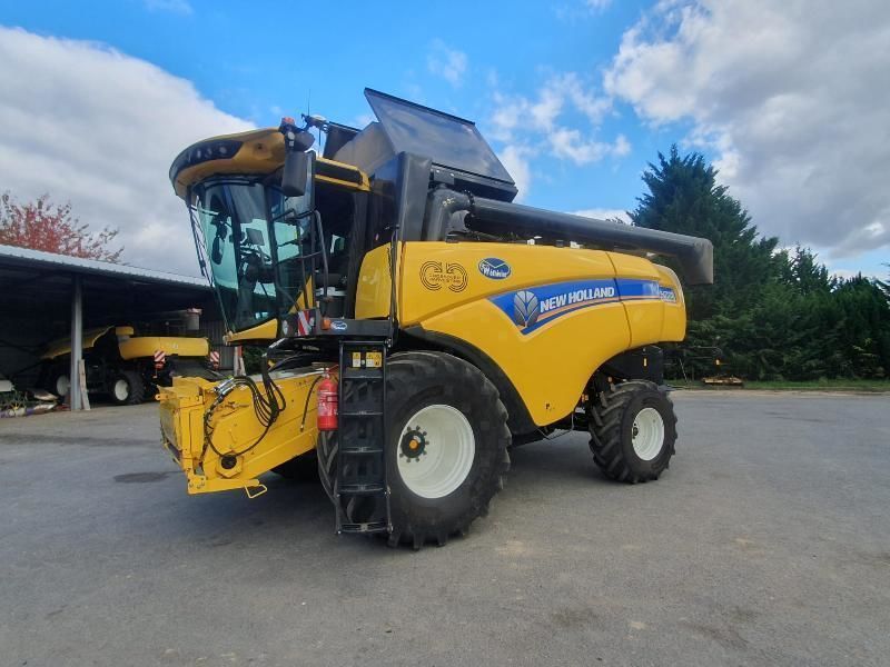 New Holland ch7.70 Combine harvester €240,000
