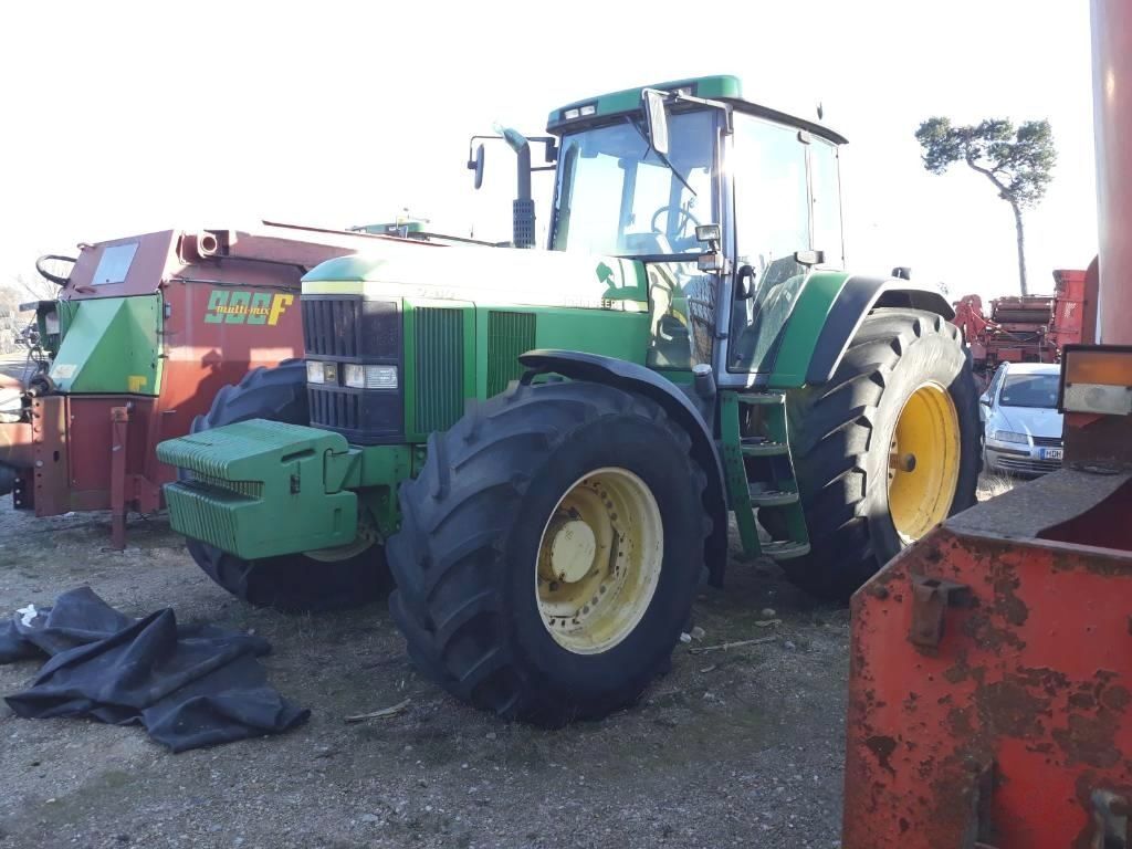 E-FARM: John Deere 7810 - Trattore - id 4TEHLA6 - 41.510 € - Anno di costruzione: 2002 - Ore: 9.600,Potenza del motore: 160,Polonia