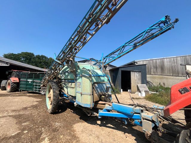 E-FARM: Berthoud Major 32 - Pulvérisateur - id QJCEGTA - 5 500 € - Année: 2004 - France