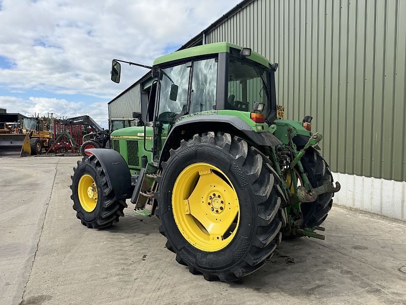 E-FARM: John Deere 6800 - Traktor - id LZP64PG - 22 903 EUR - Gyártási év: 1995 - Üzemóra (motor): 10 432,Motor teljesítménye (LE): 120,Egyesült Királyság