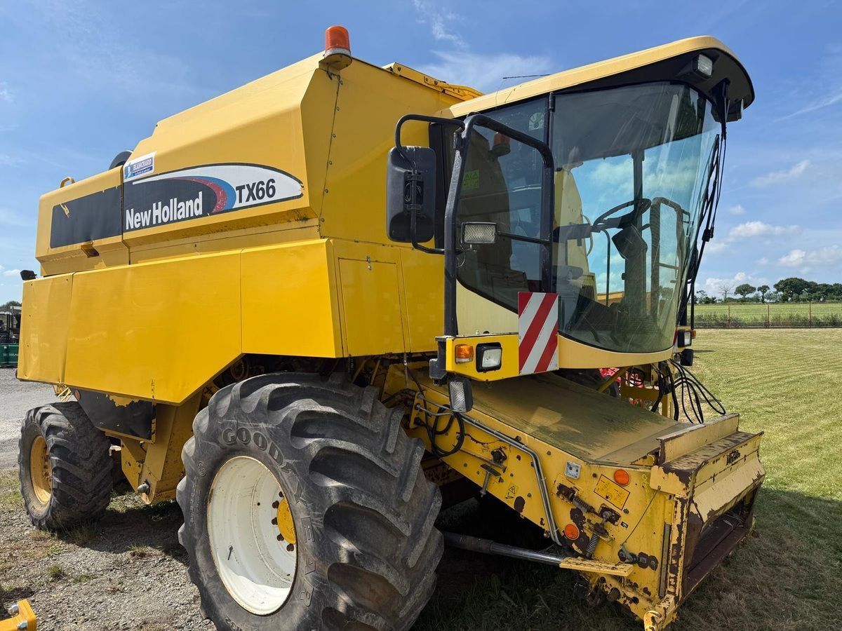 E-FARM: New Holland TX 66 - Kombajn zbożowy - id CPH2MGL - Rok produkcji: 2001 - Francja