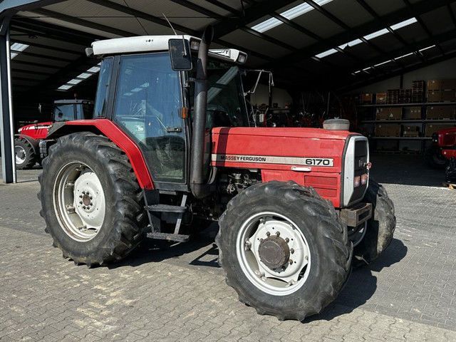 Massey Ferguson 6170 Traktor