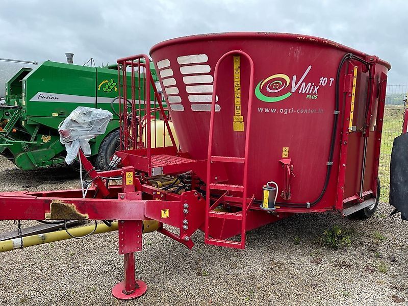 E-FARM: BVL v-mix plus 10 t niedrigausführung mit achse hinten - Mešalni podajalnik - id 9JGBZVB - 8.500 € - Leto izgradnje: 2009 - Nemčija