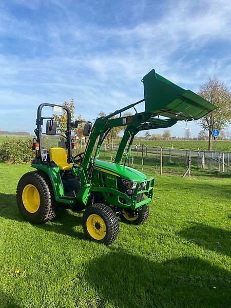 John Deere 300E Traktor 23.521 €