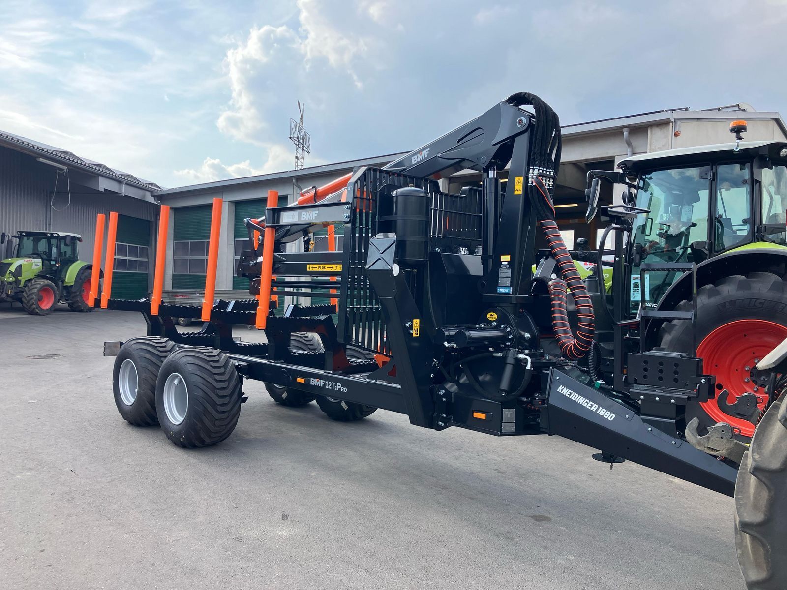 E-FARM: BMF bmf 12t2 pro mit 850 hp - Forstanhänger - id MXAQVRY - Baujahr: 2025 - Österreich