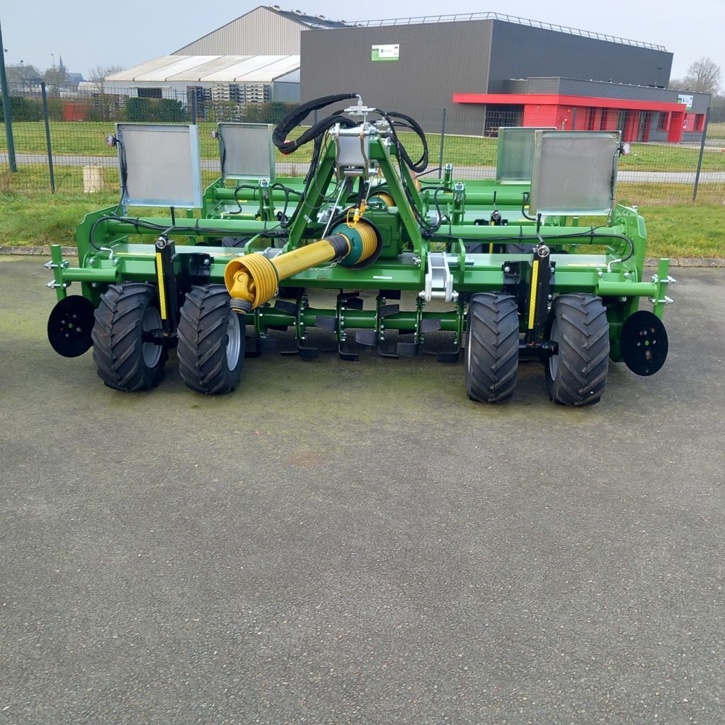 Celli fraise tiger 190 bio en 305 Power harrow €16,500