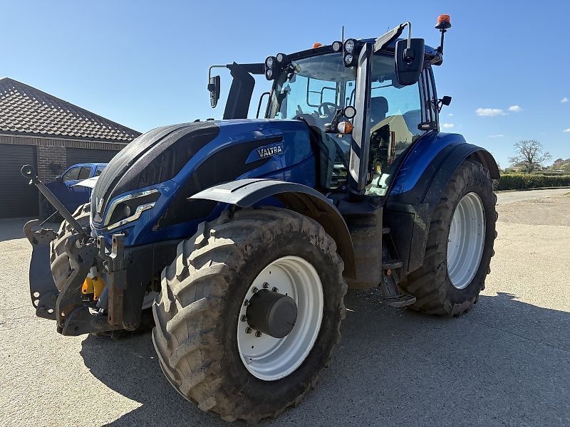 Valtra T 235 Tractor €68,693
