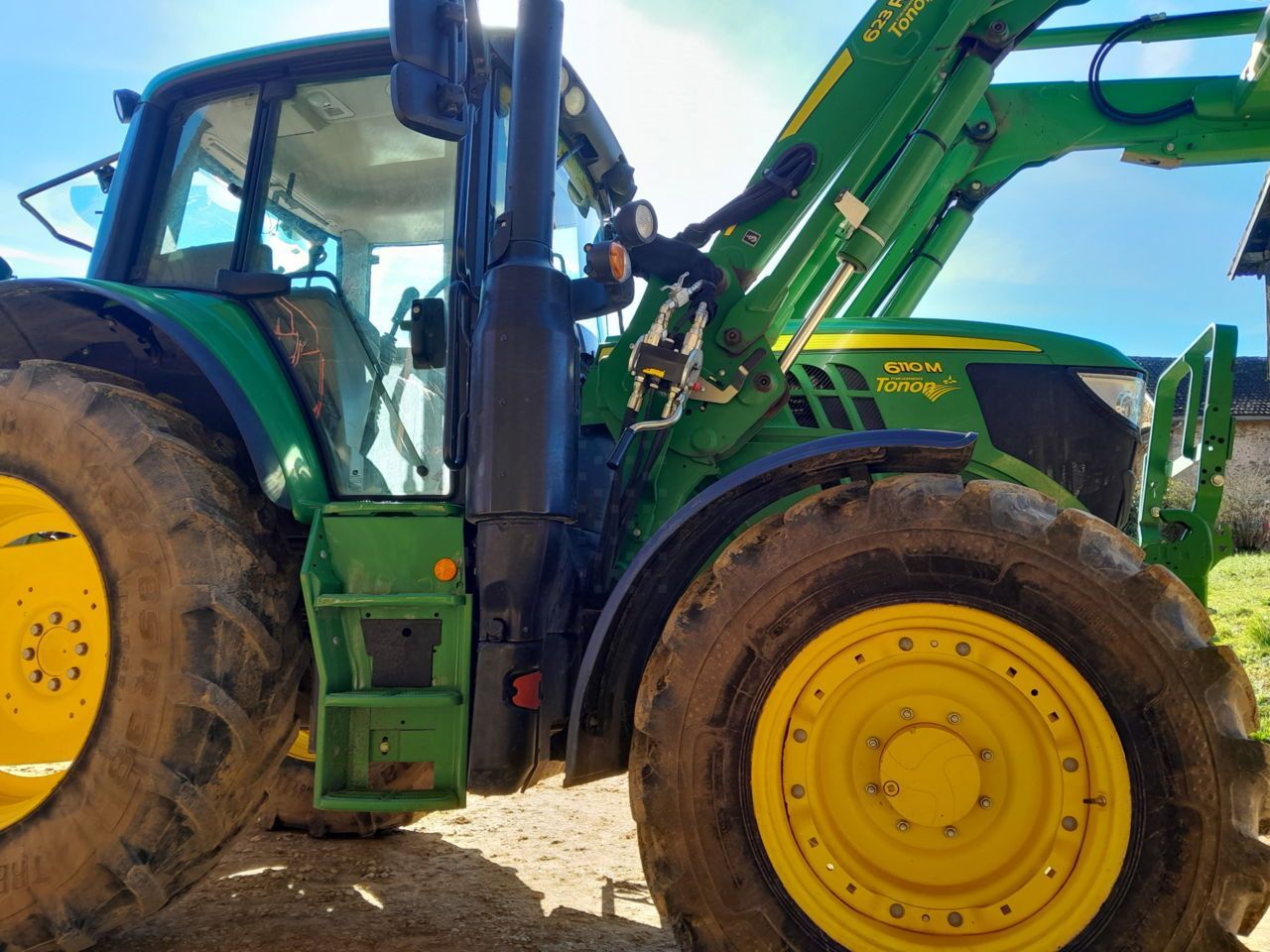 John Deere 6110 M Traktor 68 000 EUR