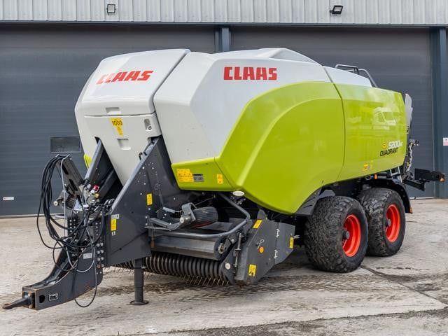 E-FARM: Claas USED QUADRANT 5200 - Presse à balles - id 6BGLJAS - 92 440 € - Année: 2019 - Royaume-Uni