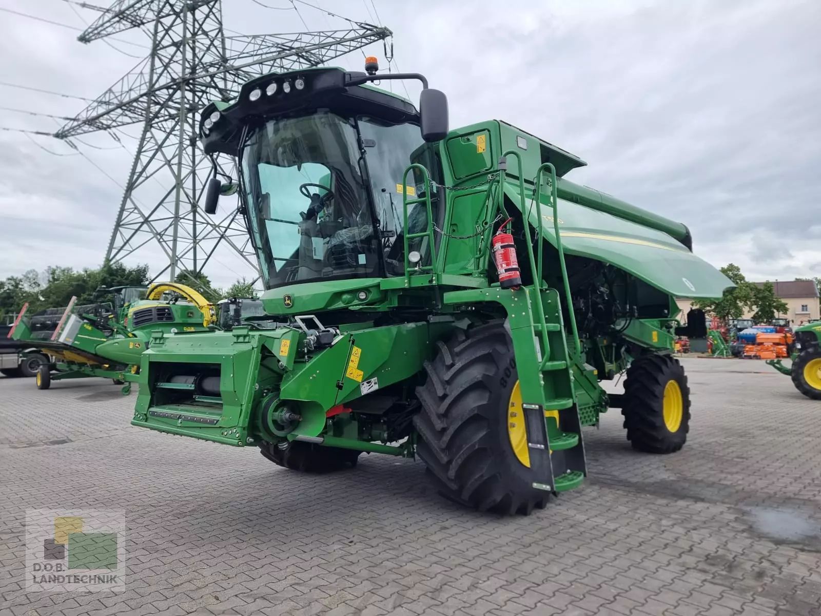 E-FARM: John Deere T 550 - Mähdrescher - id B9FPQAZ - 229.900 € - Baujahr: 2023 - Abgelesene Motorstunden: 12,Motorleistung (PS): 305,Deutschland