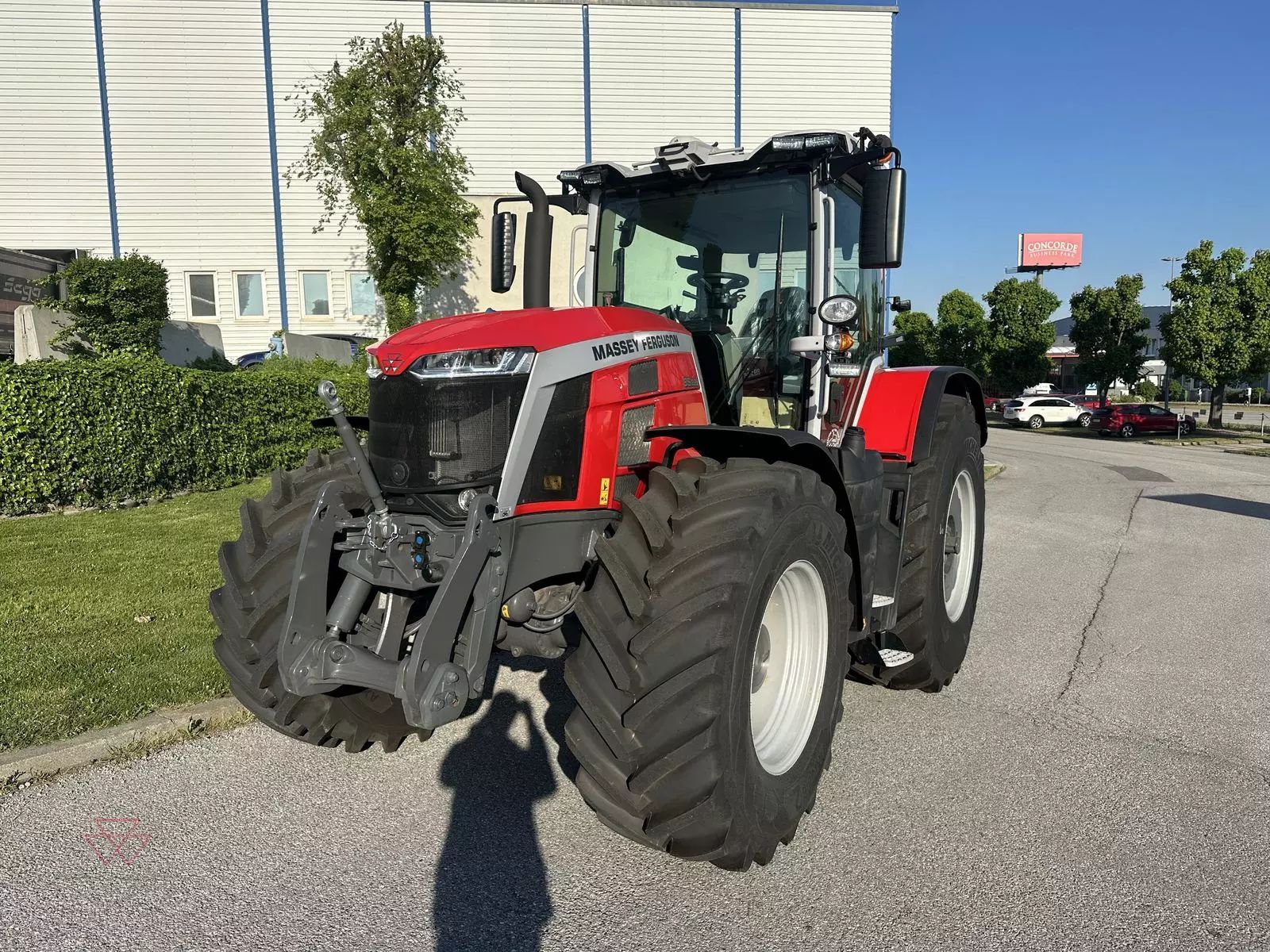 E-FARM: Massey Ferguson 8S.225 - Tractor - id EKZ78UC - €169,000 - Year of construction: 2022 - Engine power (HP): 238,Austria