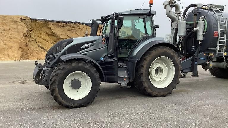 Valtra T 254 V SmartTouch Tractor €89,000