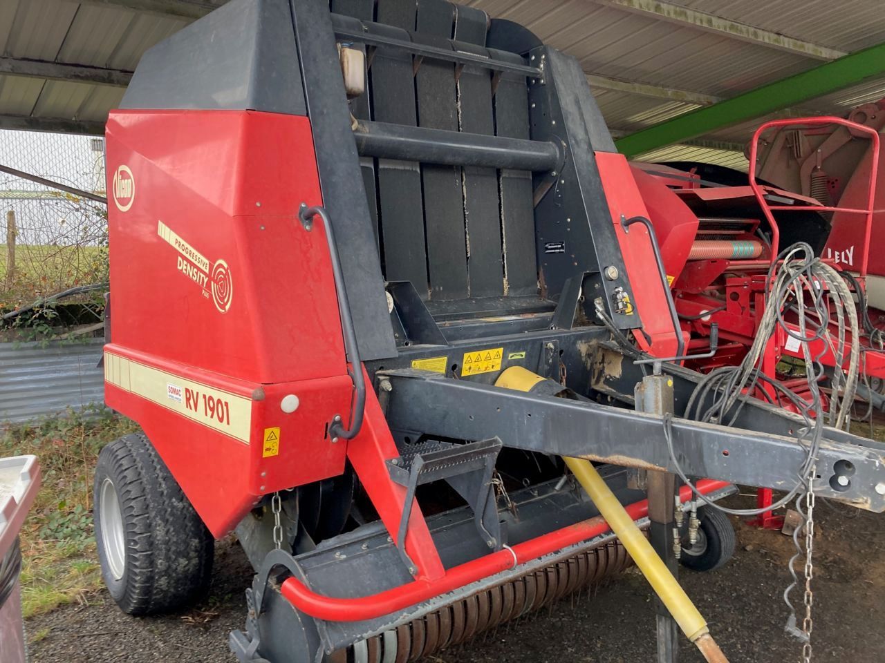 E-FARM: Vicon RV 1901 - Pressa - id VSJQGI1 - 6.200 € - Anno di costruzione: 2004 - Balle prodotte: 30.000,Francia