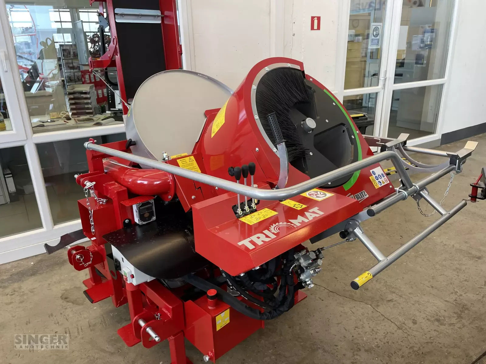 E-FARM: AMR triomat pe-tho mit förderband - Saw and splitter - id BNNNPSX - €15,294 - Year of construction: 2025 - Germany