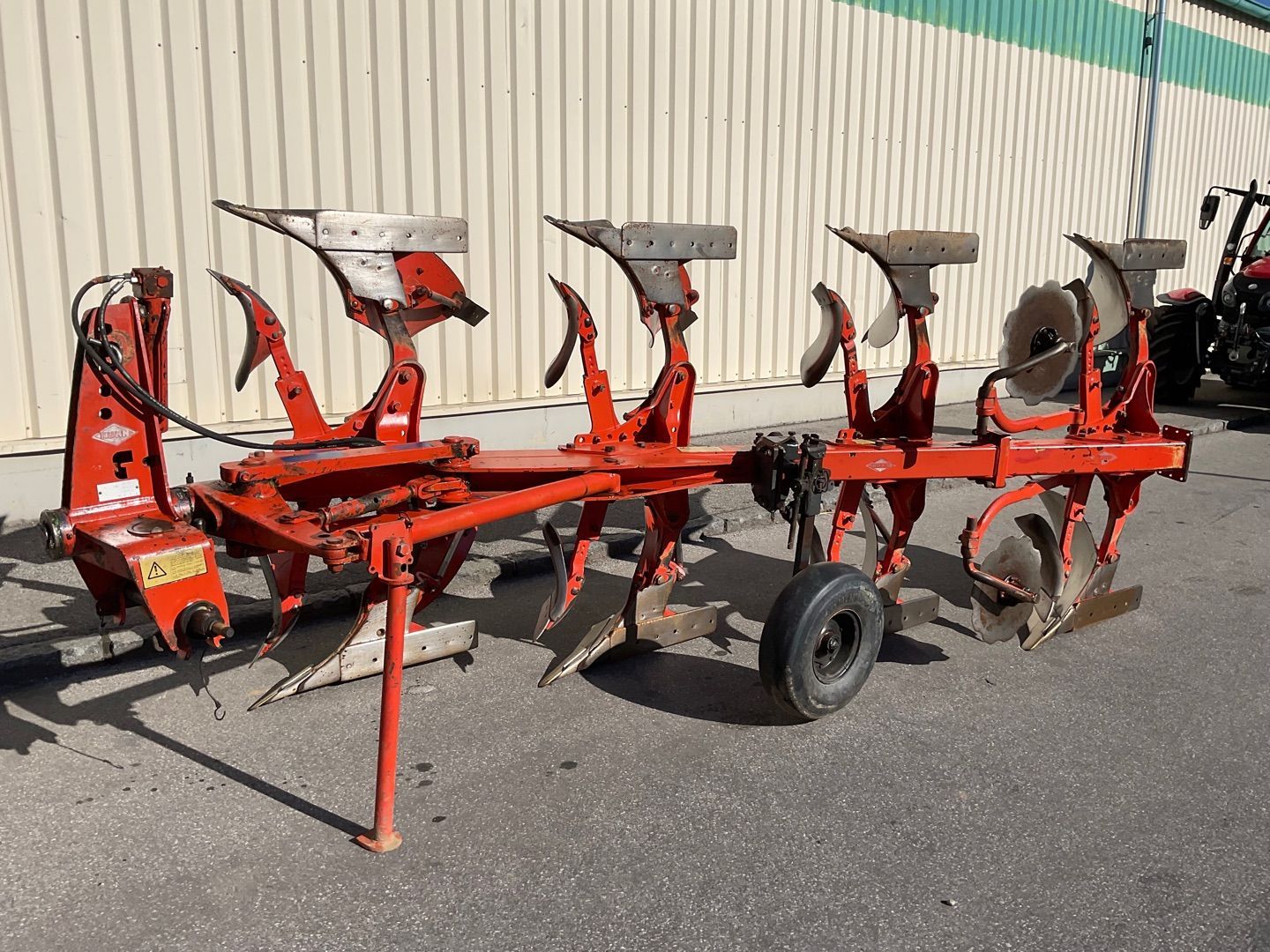 E-FARM: Kuhn MM 110 4T - Arado - id NBCPSW7 - 5221 € - Año: 2002 - Austria