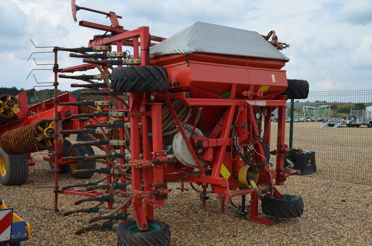 E-FARM: Kverneland ts drill tine drill 4.8m - Siewnik bezpośredni - id U9SUHVF - 9771 € - Zjednoczone Królestwo