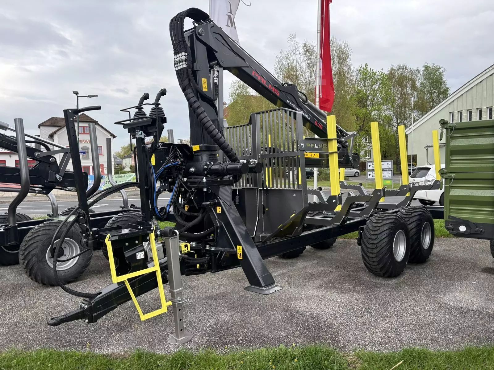E-FARM: palms h8d mit k5.75 - Rimorchio forestale - id X8ABNDU - 30.750 € - Anno di costruzione: 2025 - Austria