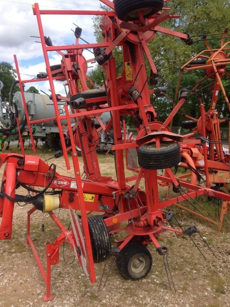 E-FARM: Kuhn GF 8501 MH - Tedder - id IMM8LG4 - 5300 € - Año: 2009 - Francia